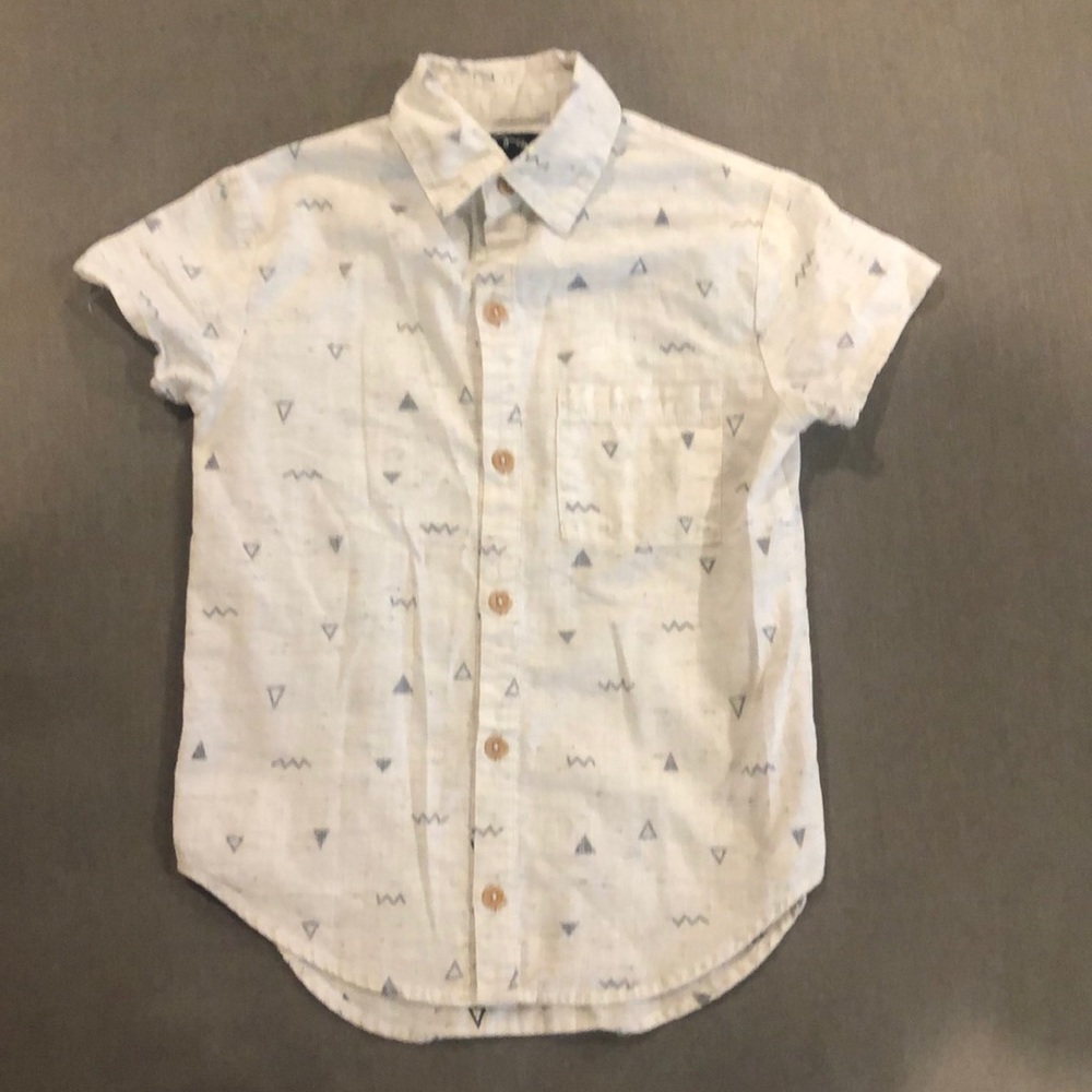 Short sleeve button down
